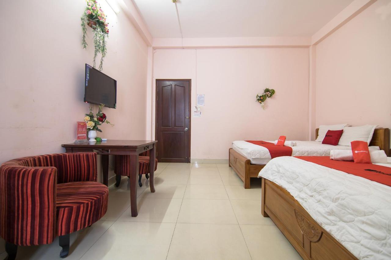 Reddoorz Plus Near Aeon Mall Tan Phu 2 Ho-Chi-Minh-Stadt Exterior foto