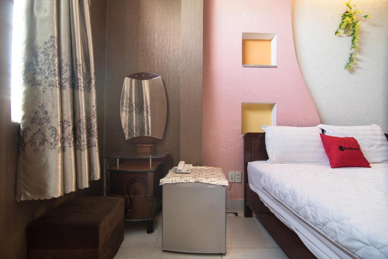 Reddoorz Plus Near Aeon Mall Tan Phu 2 Ho-Chi-Minh-Stadt Exterior foto
